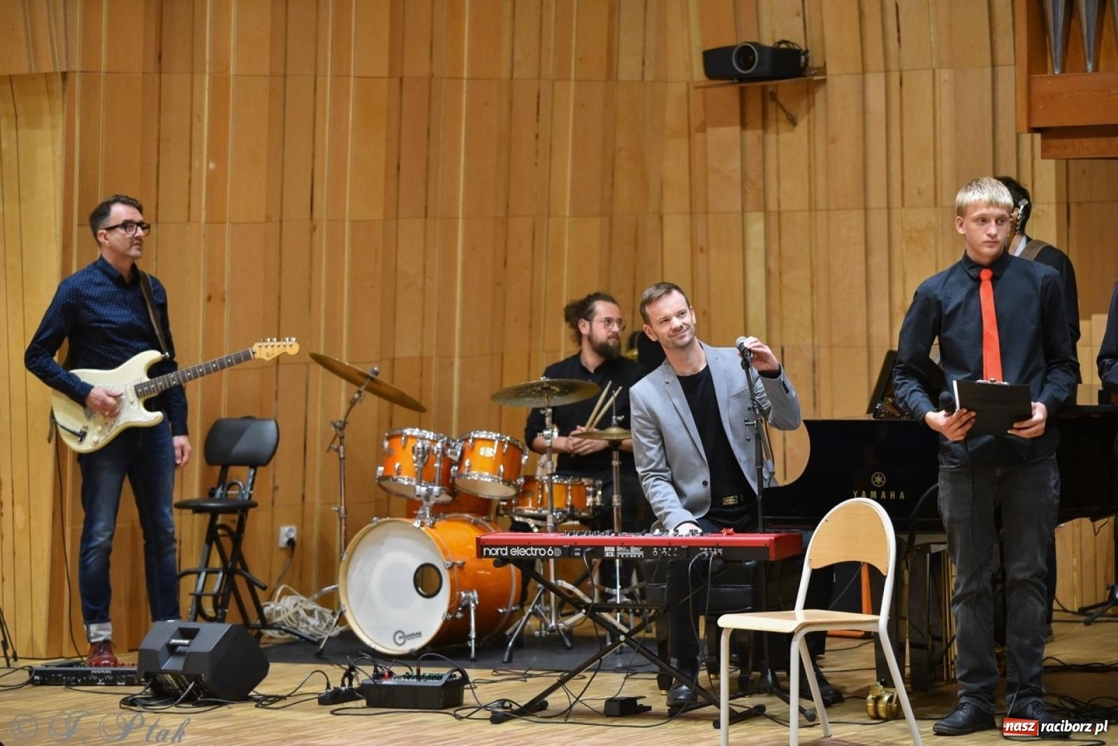 Zdjęcie w galerii na portalu naszraciborz.pl: PSM. Koncert i nagrody z okazji Dnia Edukacji Narodowej w Raciborzu wiadomości z regionu