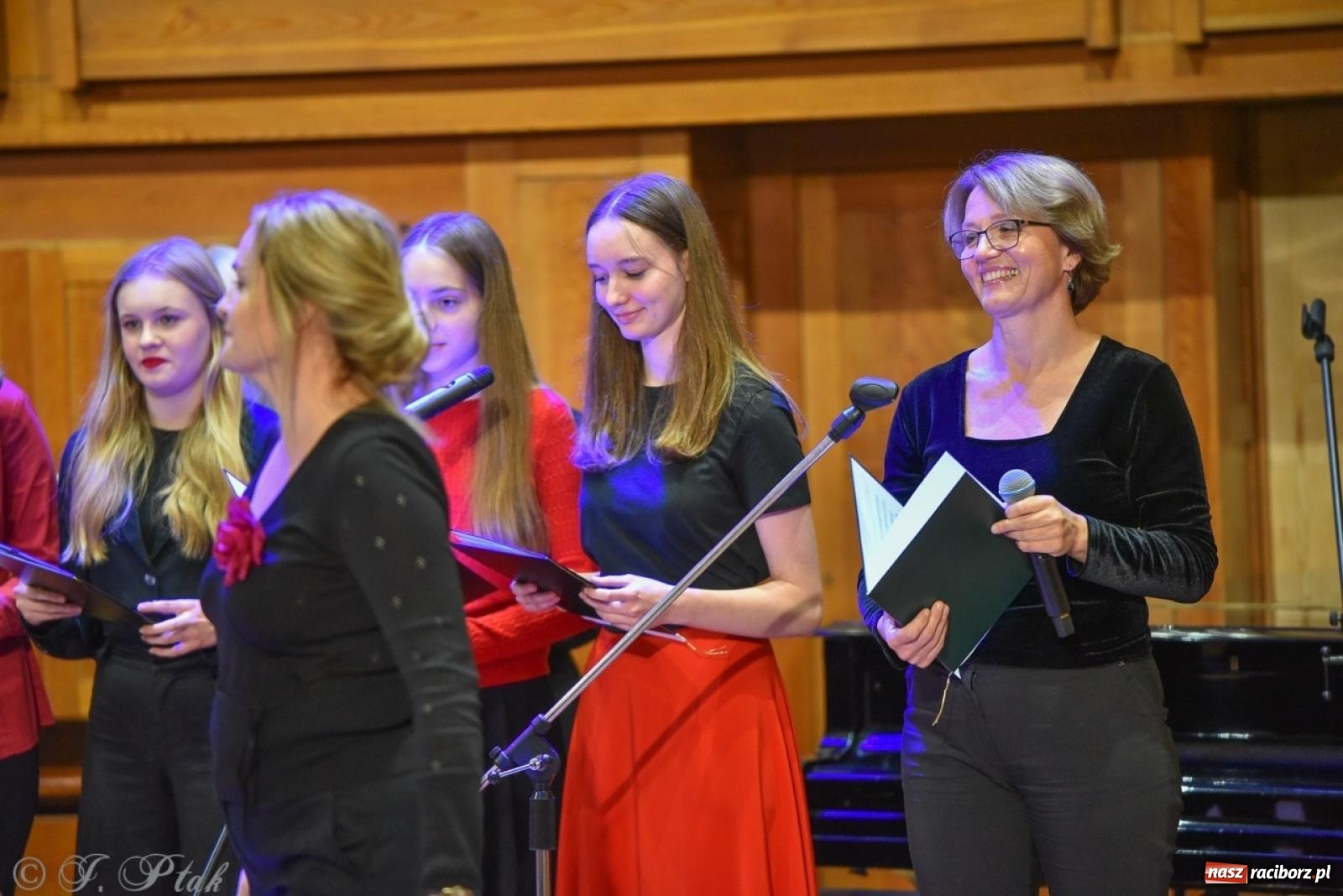 Zdjęcie w galerii na portalu naszraciborz.pl: PSM. Koncert i nagrody z okazji Dnia Edukacji Narodowej w Raciborzu wiadomości z regionu