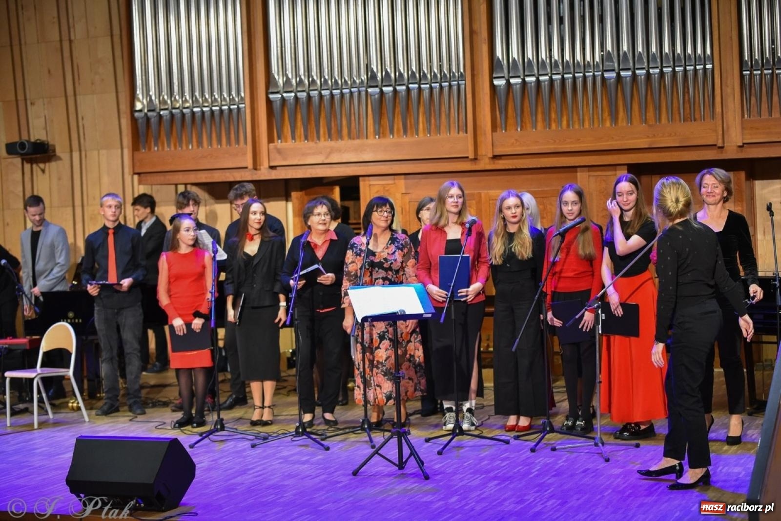 Zdjęcie w galerii na portalu naszraciborz.pl: PSM. Koncert i nagrody z okazji Dnia Edukacji Narodowej w Raciborzu wiadomości z regionu