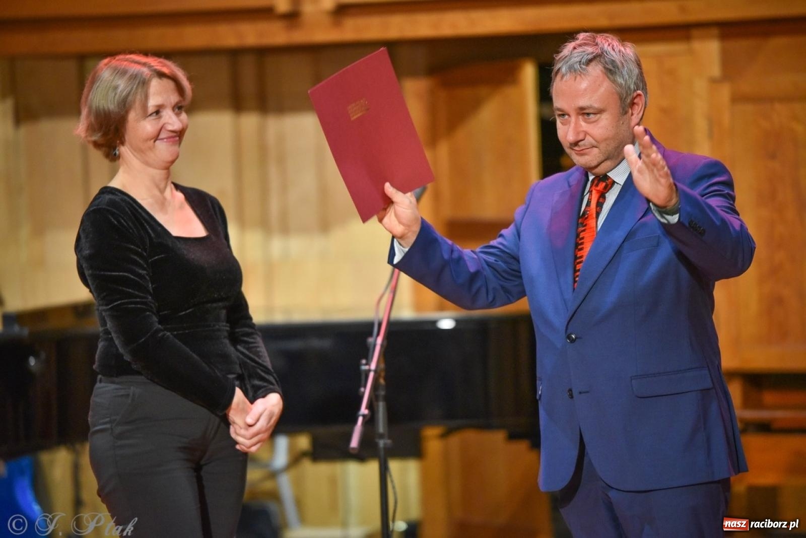 Zdjęcie w galerii na portalu naszraciborz.pl: PSM. Koncert i nagrody z okazji Dnia Edukacji Narodowej w Raciborzu wiadomości z regionu