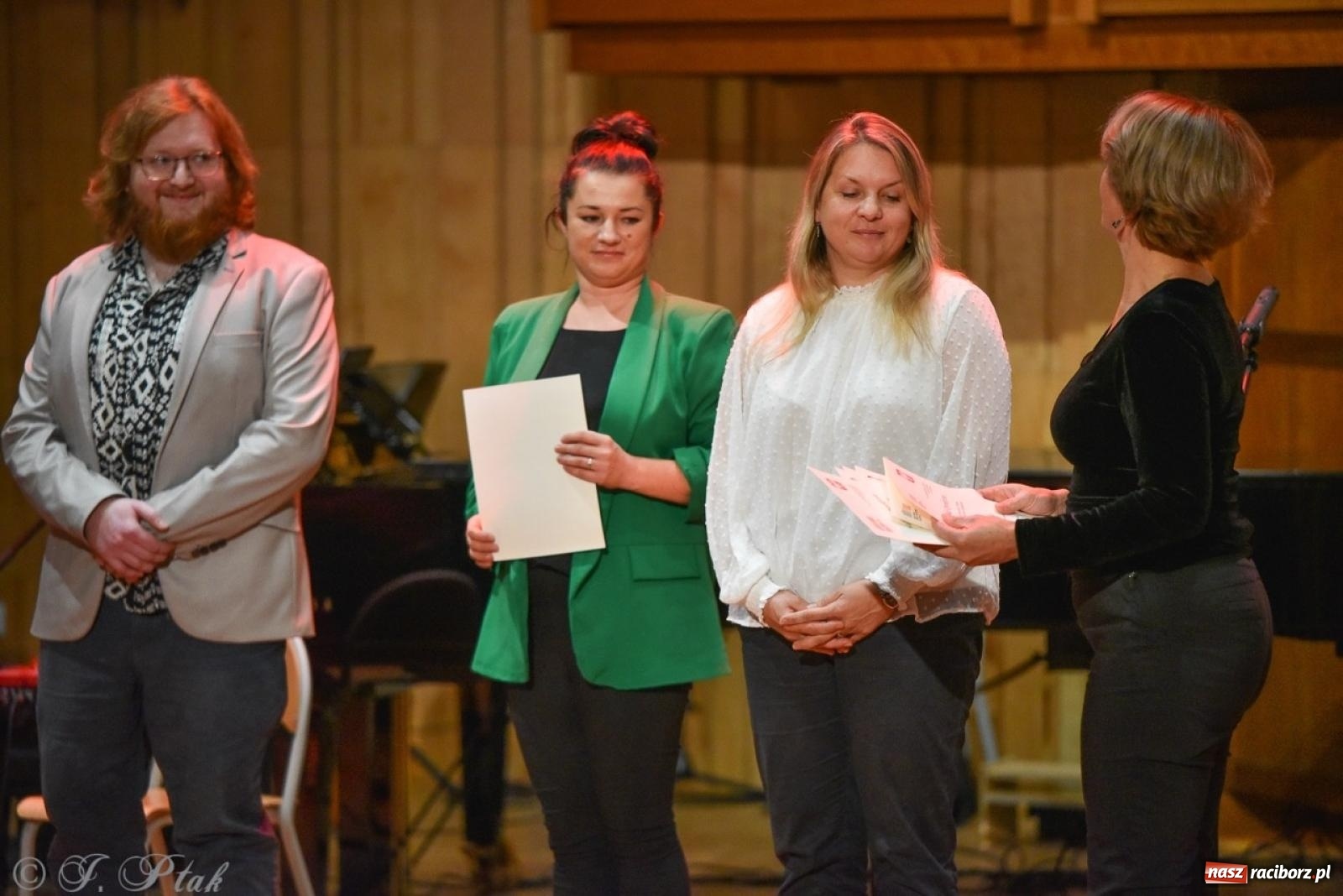 Zdjęcie w galerii na portalu naszraciborz.pl: PSM. Koncert i nagrody z okazji Dnia Edukacji Narodowej w Raciborzu wiadomości z regionu