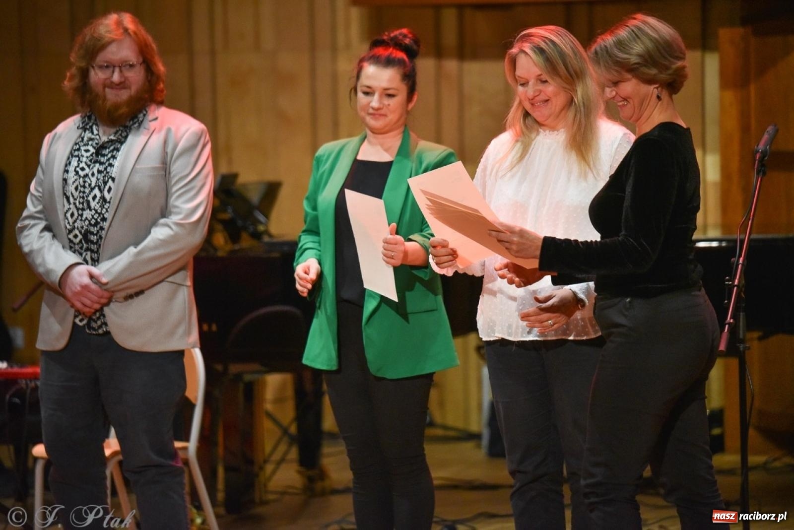 Zdjęcie w galerii na portalu naszraciborz.pl: PSM. Koncert i nagrody z okazji Dnia Edukacji Narodowej w Raciborzu wiadomości z regionu