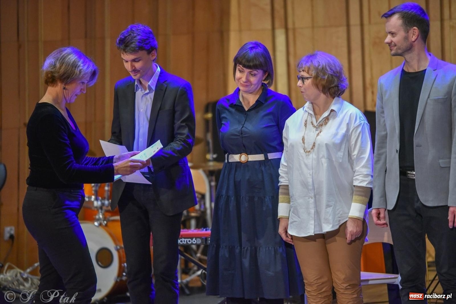 Zdjęcie w galerii na portalu naszraciborz.pl: PSM. Koncert i nagrody z okazji Dnia Edukacji Narodowej w Raciborzu wiadomości z regionu