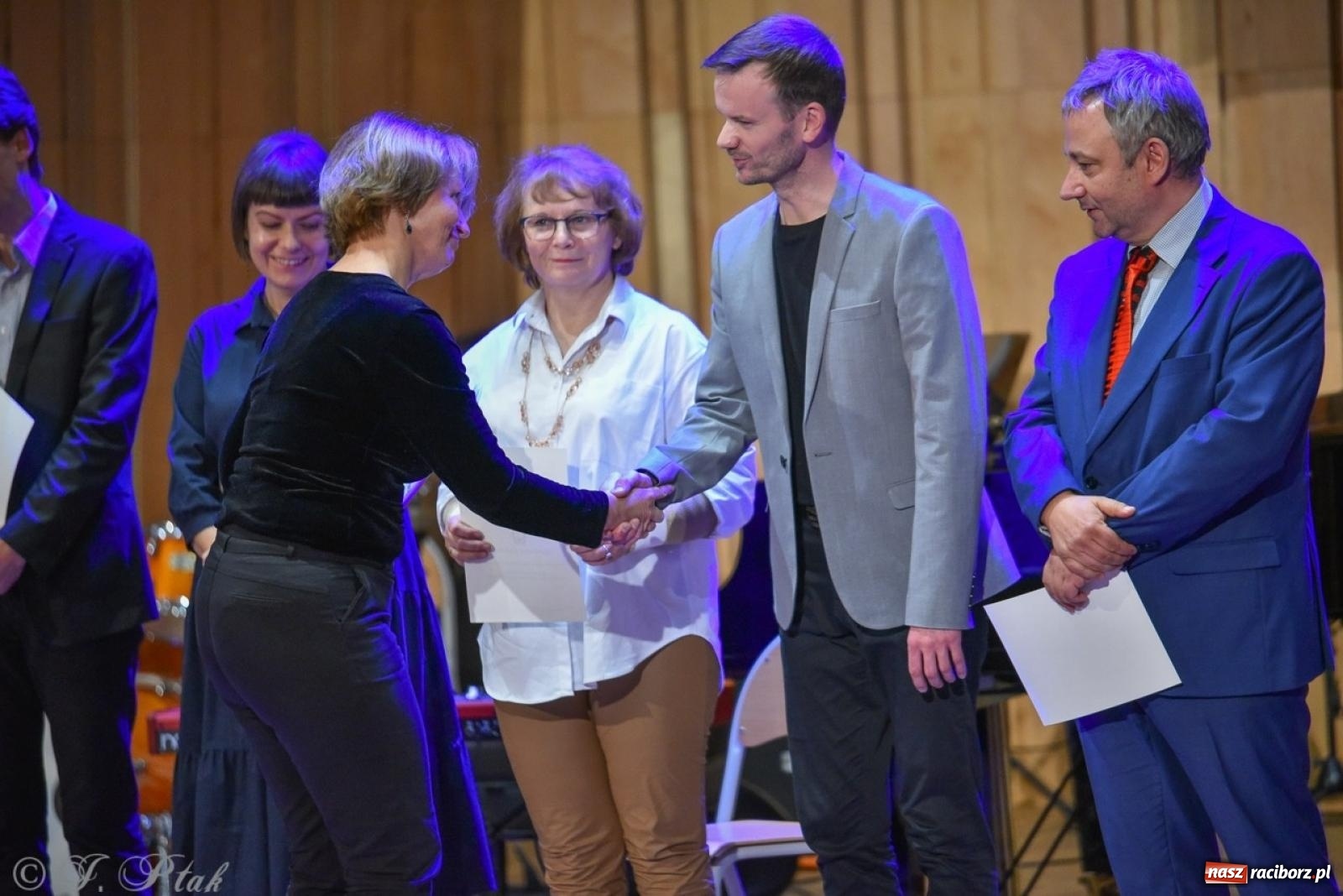 Zdjęcie w galerii na portalu naszraciborz.pl: PSM. Koncert i nagrody z okazji Dnia Edukacji Narodowej w Raciborzu wiadomości z regionu