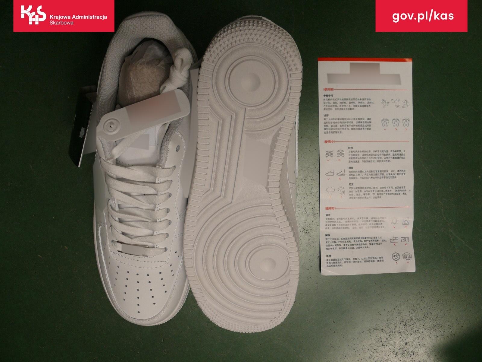 Zdjęcie w galerii na portalu naszraciborz.pl: Służby celno-skarbowe kontrolują przesyłki z Azji. Szukają podróbek wiadomości z regionu