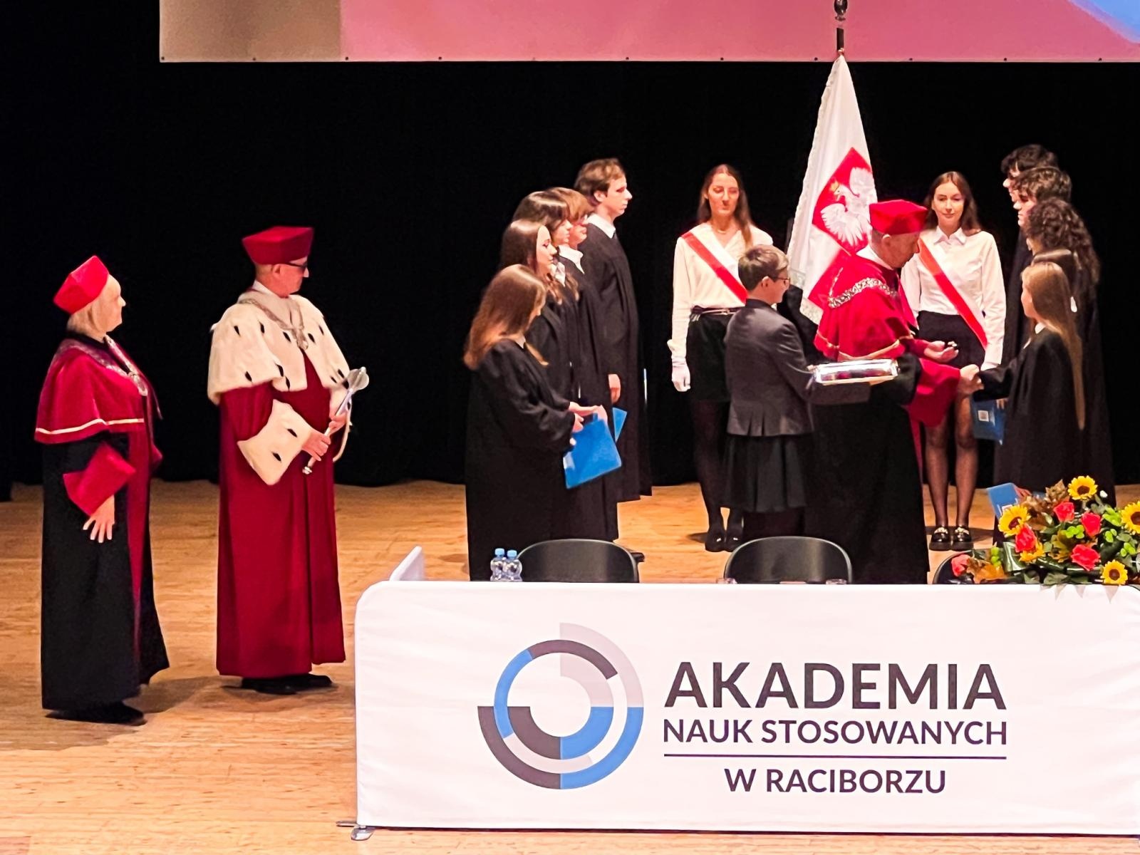 Zdjęcie w galerii na portalu naszraciborz.pl: Raciborska Akademia Nauk Stosowanych zainaugurowała nowy rok akademicki wiadomości z regionu