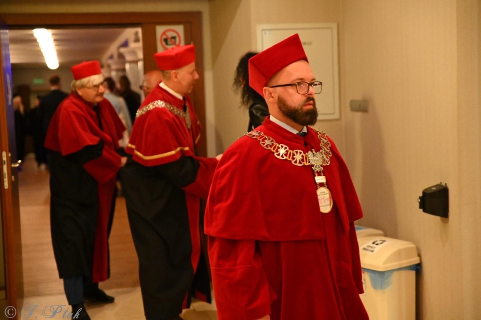 Zdjęcie w galerii na portalu naszraciborz.pl: Raciborska Akademia Nauk Stosowanych zainaugurowała nowy rok akademicki wiadomości z regionu