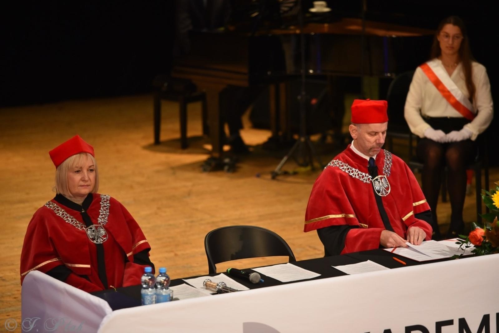 Zdjęcie w galerii na portalu naszraciborz.pl: Raciborska Akademia Nauk Stosowanych zainaugurowała nowy rok akademicki wiadomości z regionu