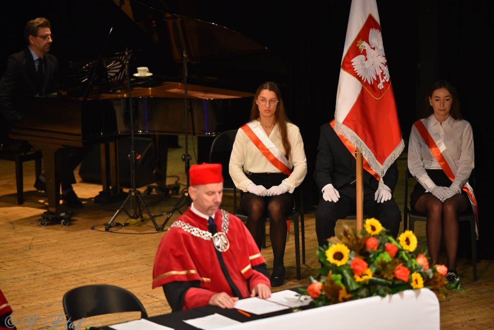Zdjęcie w galerii na portalu naszraciborz.pl: Raciborska Akademia Nauk Stosowanych zainaugurowała nowy rok akademicki wiadomości z regionu