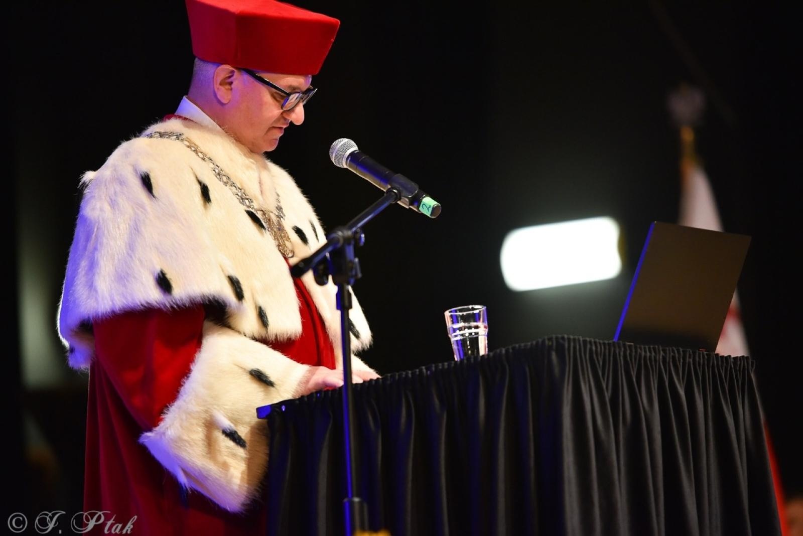 Zdjęcie w galerii na portalu naszraciborz.pl: Raciborska Akademia Nauk Stosowanych zainaugurowała nowy rok akademicki wiadomości z regionu