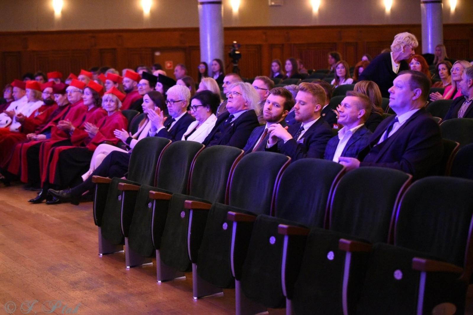 Zdjęcie w galerii na portalu naszraciborz.pl: Raciborska Akademia Nauk Stosowanych zainaugurowała nowy rok akademicki wiadomości z regionu