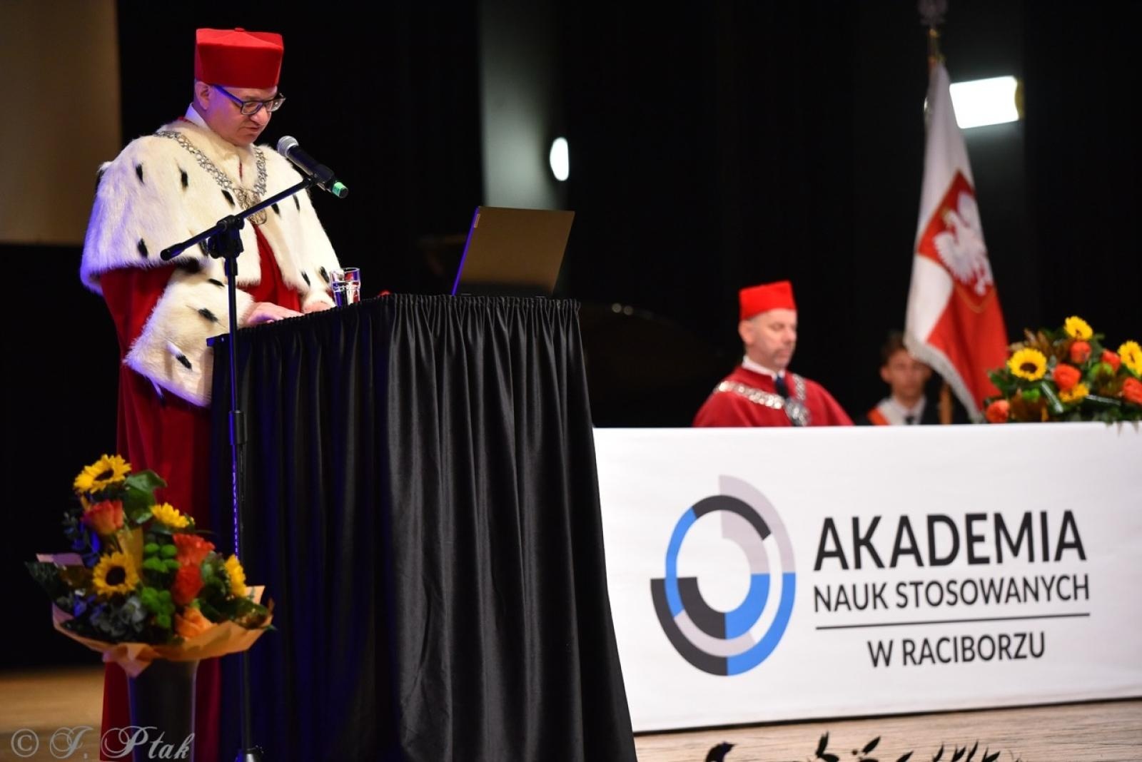 Zdjęcie w galerii na portalu naszraciborz.pl: Raciborska Akademia Nauk Stosowanych zainaugurowała nowy rok akademicki wiadomości z regionu