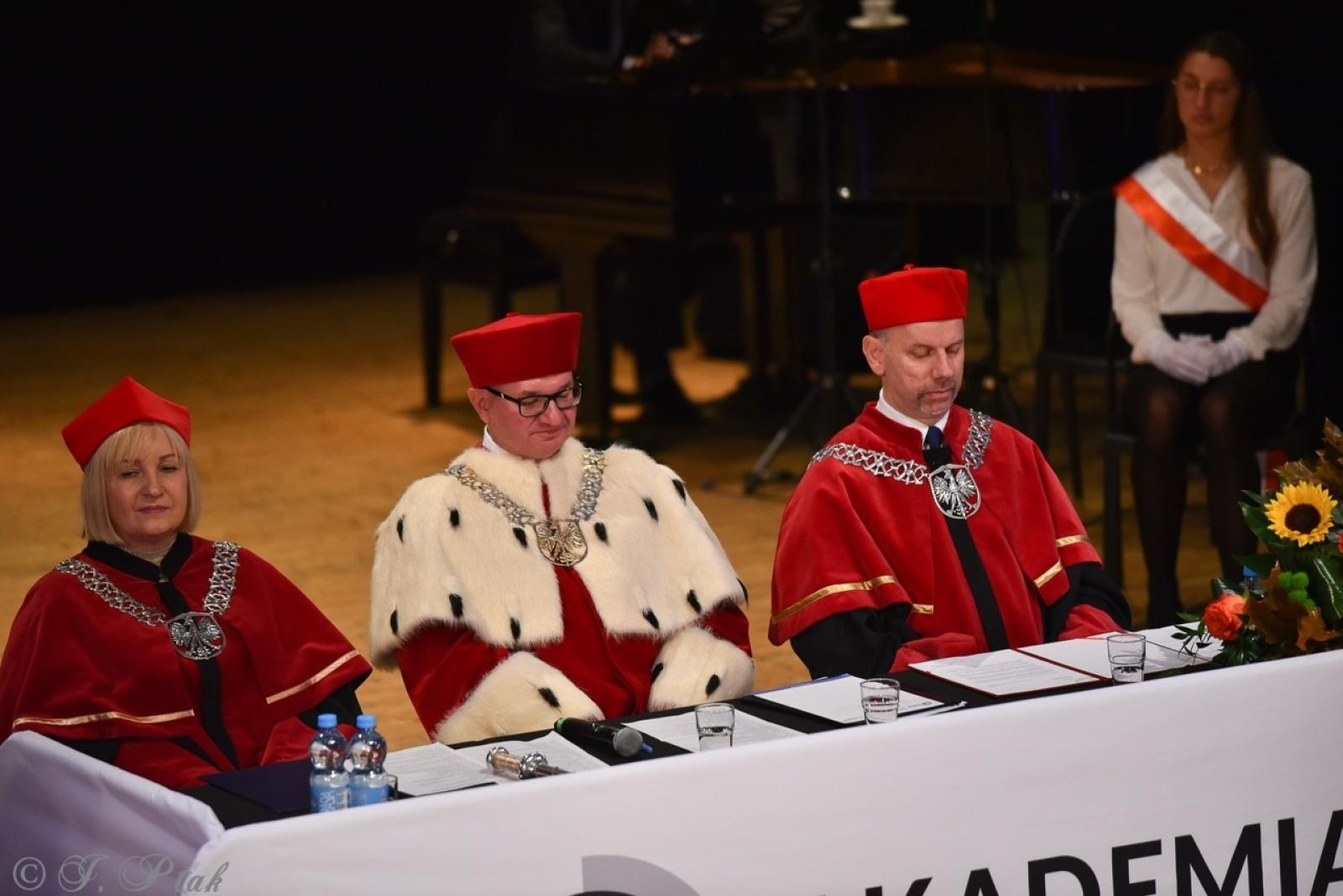 Zdjęcie w galerii na portalu naszraciborz.pl: Raciborska Akademia Nauk Stosowanych zainaugurowała nowy rok akademicki wiadomości z regionu