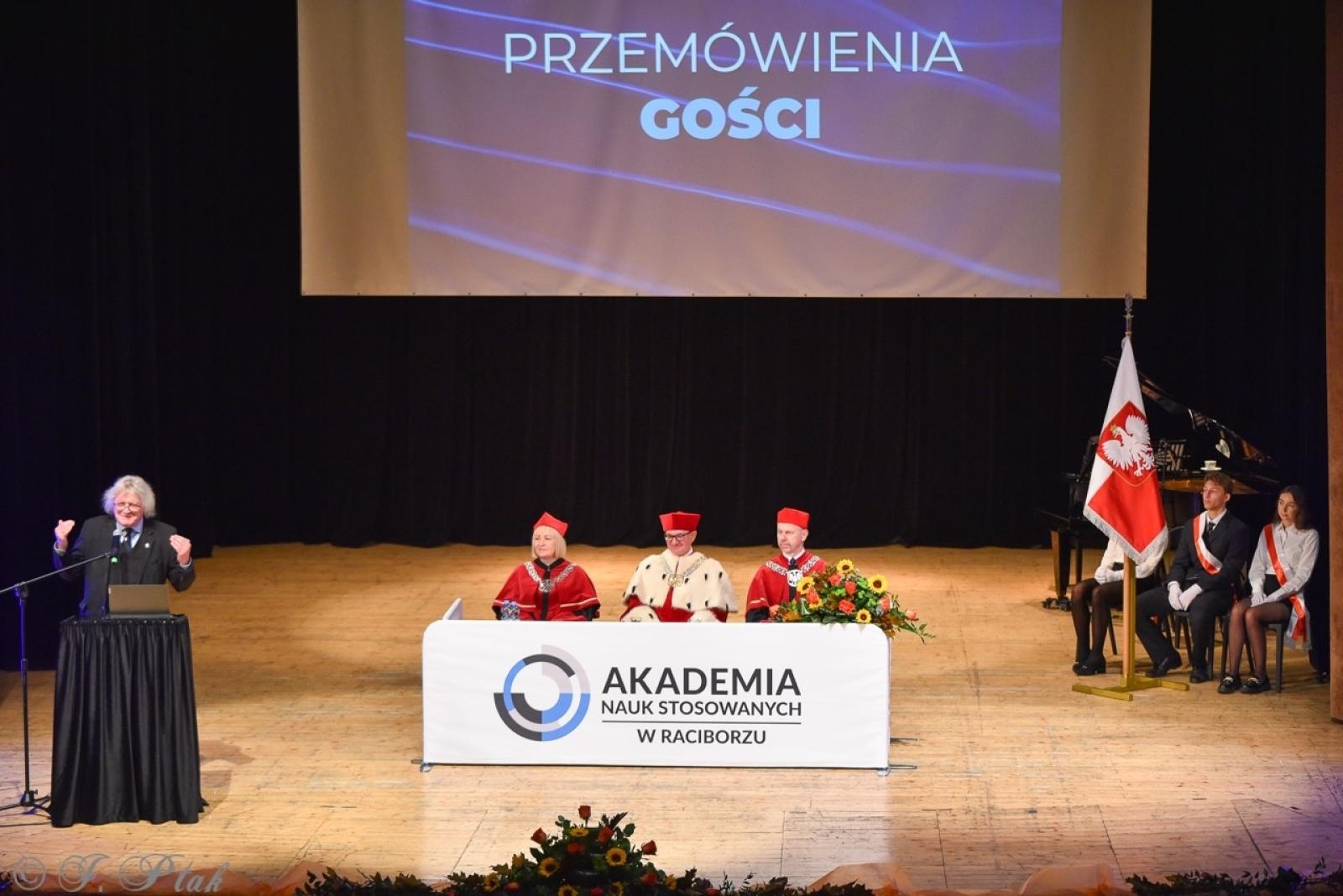 Zdjęcie w galerii na portalu naszraciborz.pl: Raciborska Akademia Nauk Stosowanych zainaugurowała nowy rok akademicki wiadomości z regionu