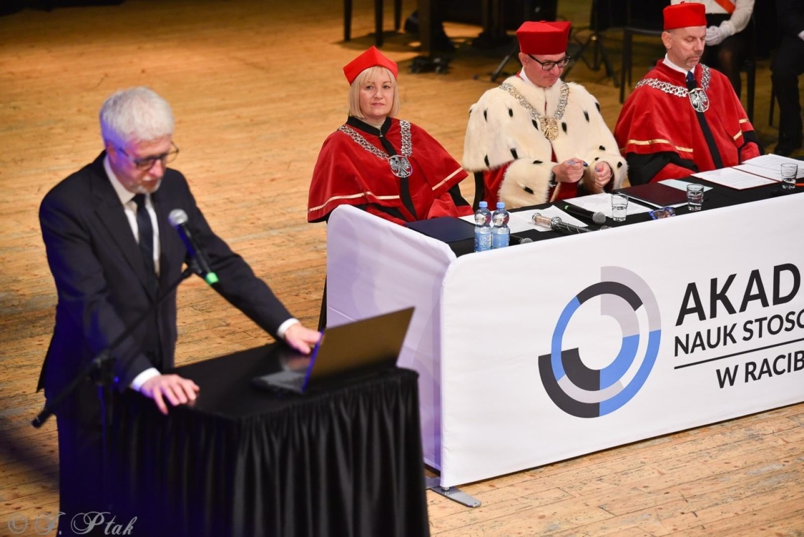 Zdjęcie w galerii na portalu naszraciborz.pl: Raciborska Akademia Nauk Stosowanych zainaugurowała nowy rok akademicki wiadomości z regionu