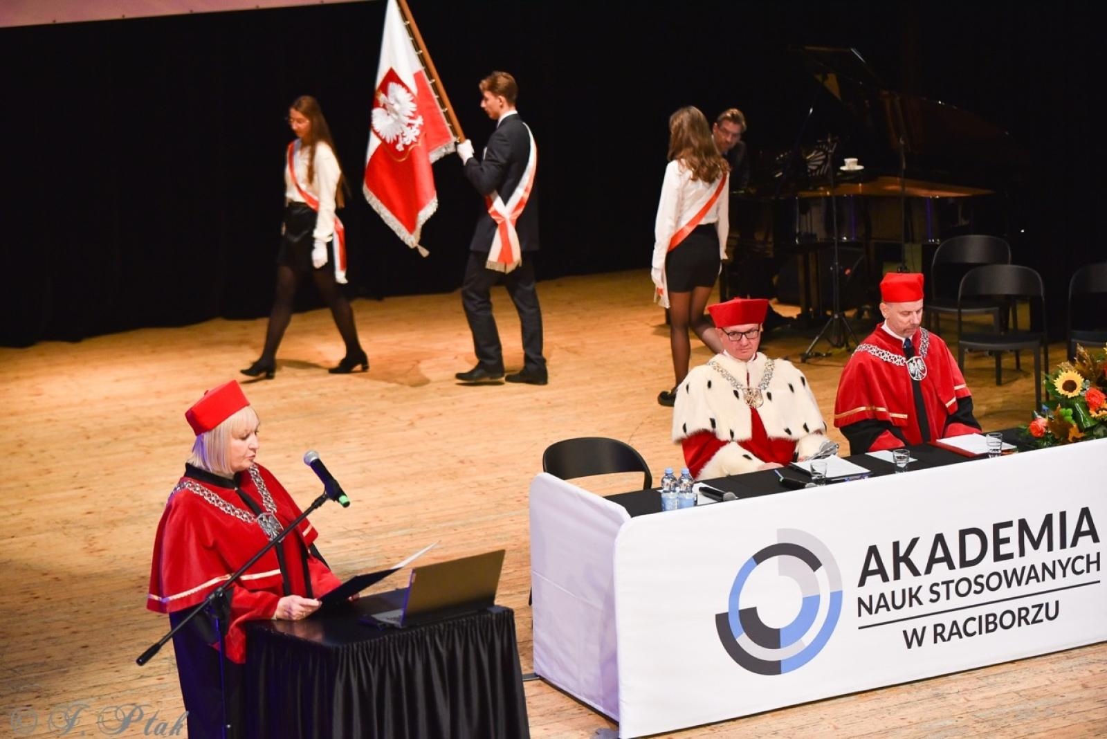 Zdjęcie w galerii na portalu naszraciborz.pl: Raciborska Akademia Nauk Stosowanych zainaugurowała nowy rok akademicki wiadomości z regionu
