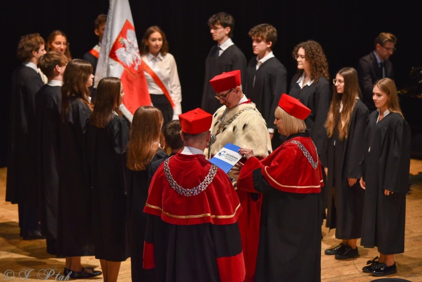 Zdjęcie w galerii na portalu naszraciborz.pl: Raciborska Akademia Nauk Stosowanych zainaugurowała nowy rok akademicki wiadomości z regionu