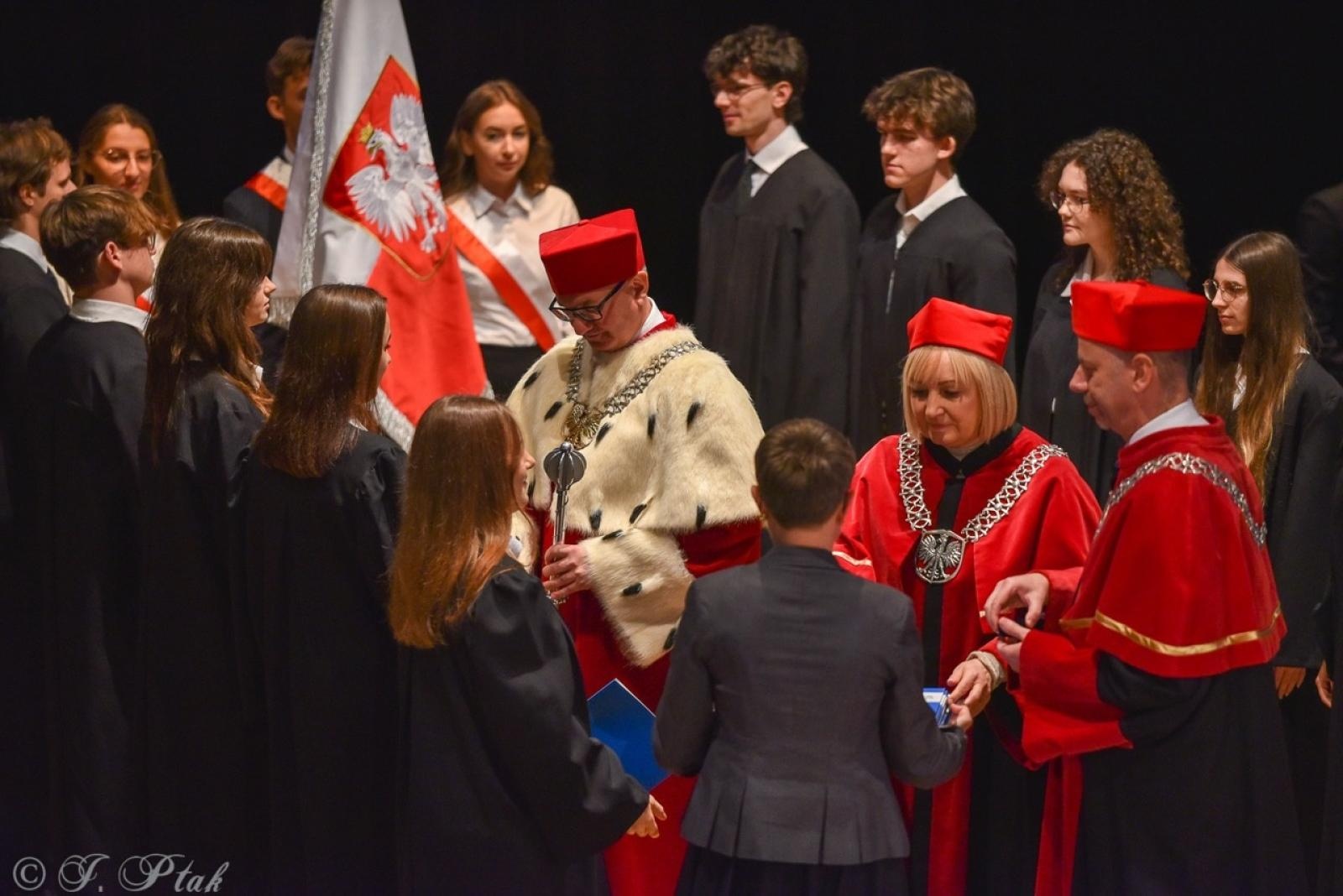 Zdjęcie w galerii na portalu naszraciborz.pl: Raciborska Akademia Nauk Stosowanych zainaugurowała nowy rok akademicki wiadomości z regionu