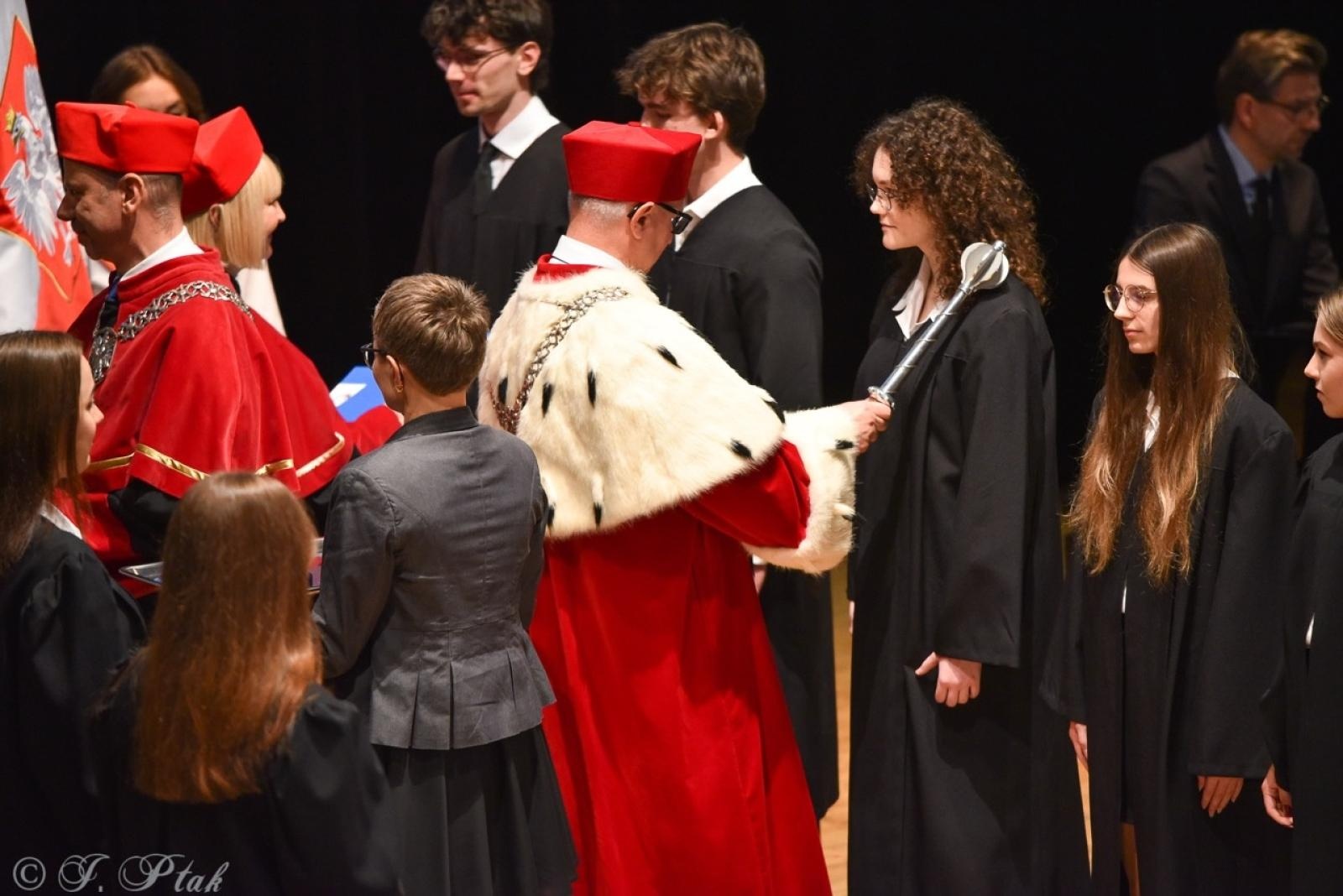 Zdjęcie w galerii na portalu naszraciborz.pl: Raciborska Akademia Nauk Stosowanych zainaugurowała nowy rok akademicki wiadomości z regionu