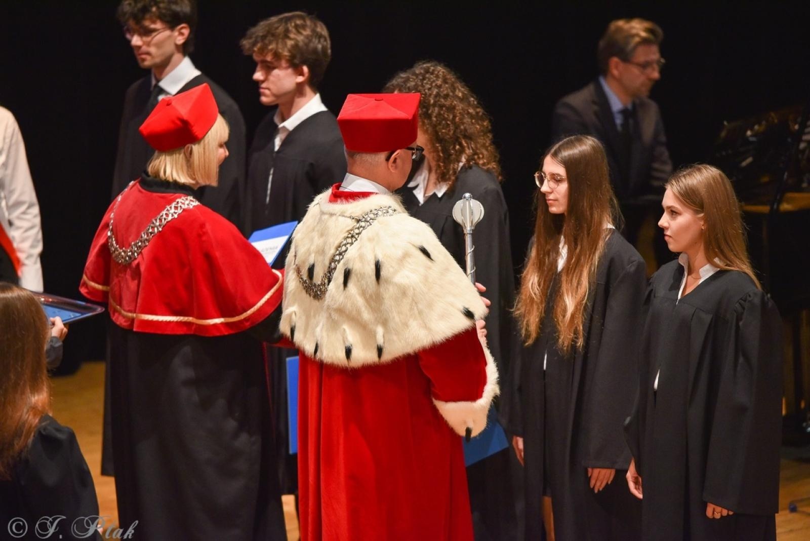 Zdjęcie w galerii na portalu naszraciborz.pl: Raciborska Akademia Nauk Stosowanych zainaugurowała nowy rok akademicki wiadomości z regionu