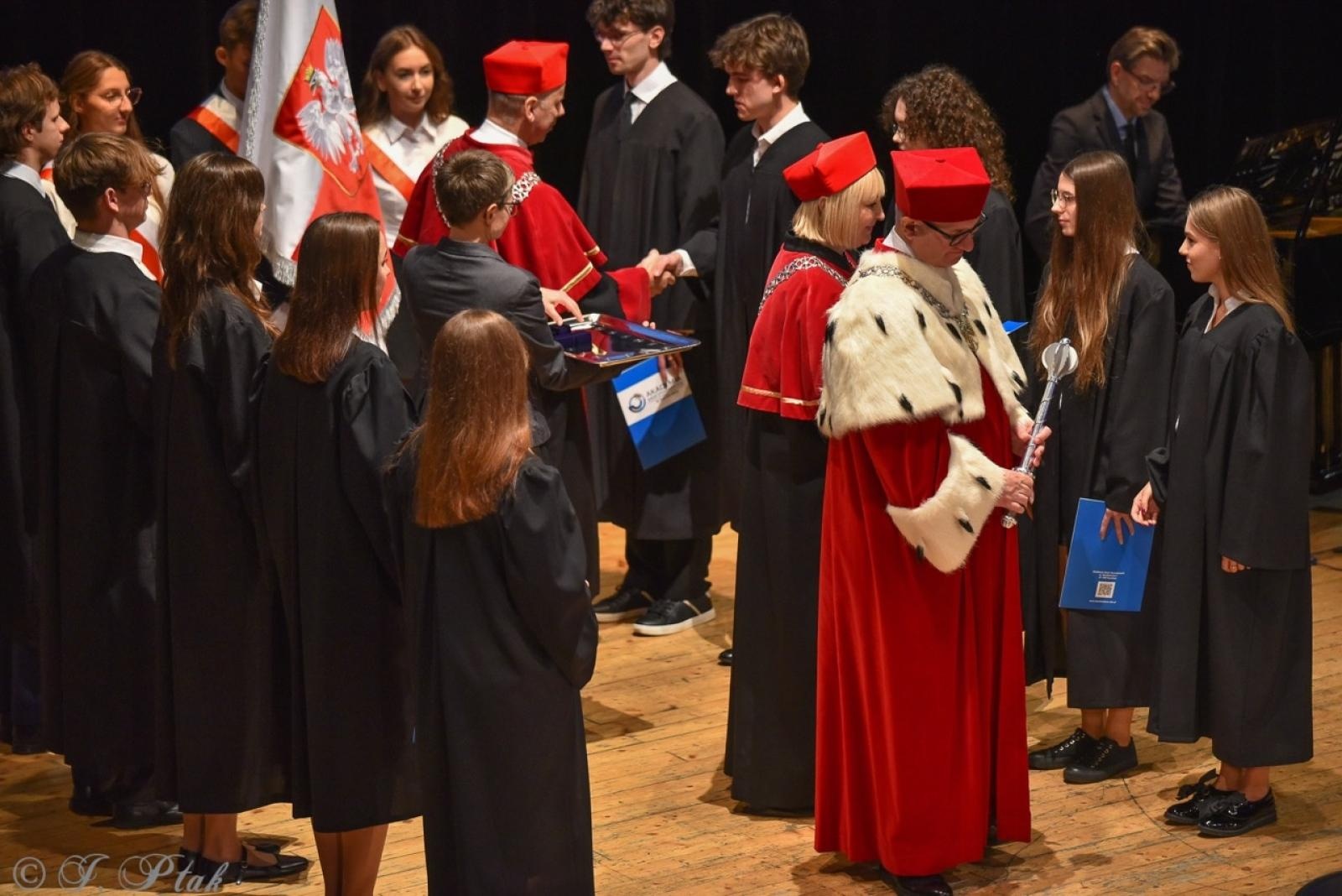 Zdjęcie w galerii na portalu naszraciborz.pl: Raciborska Akademia Nauk Stosowanych zainaugurowała nowy rok akademicki wiadomości z regionu