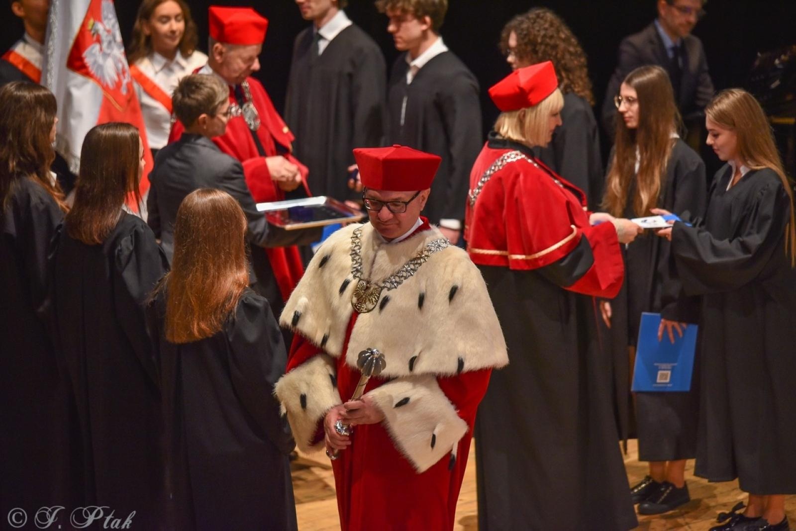 Zdjęcie w galerii na portalu naszraciborz.pl: Raciborska Akademia Nauk Stosowanych zainaugurowała nowy rok akademicki wiadomości z regionu