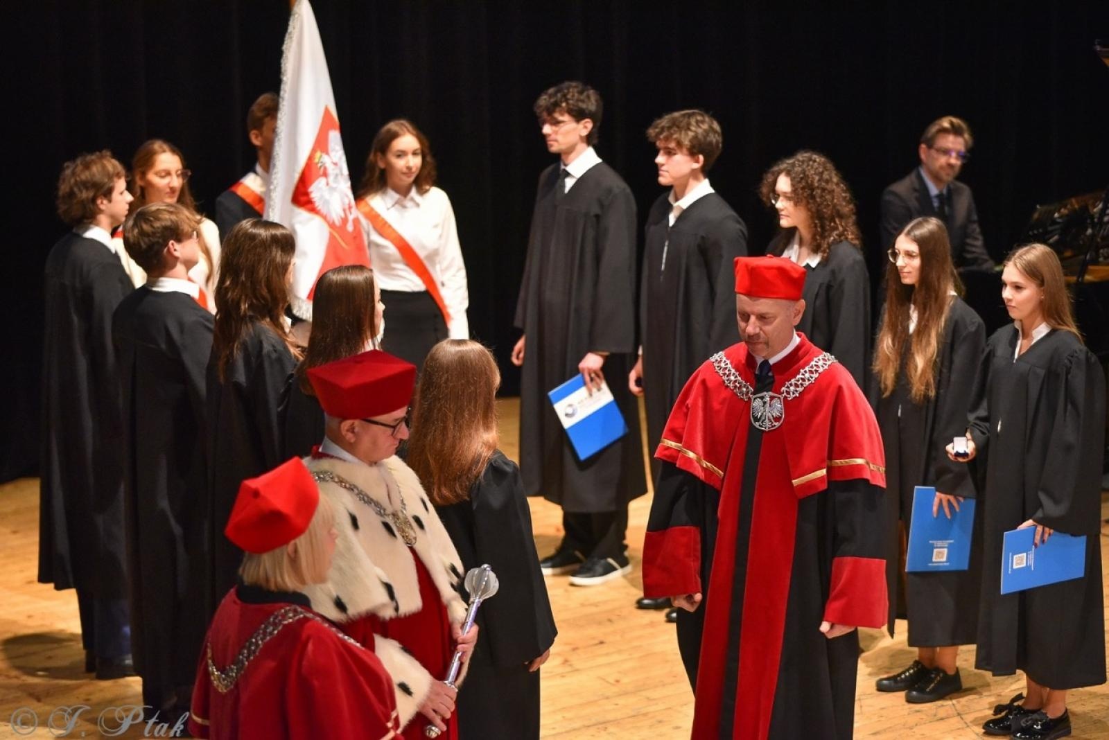 Zdjęcie w galerii na portalu naszraciborz.pl: Raciborska Akademia Nauk Stosowanych zainaugurowała nowy rok akademicki wiadomości z regionu