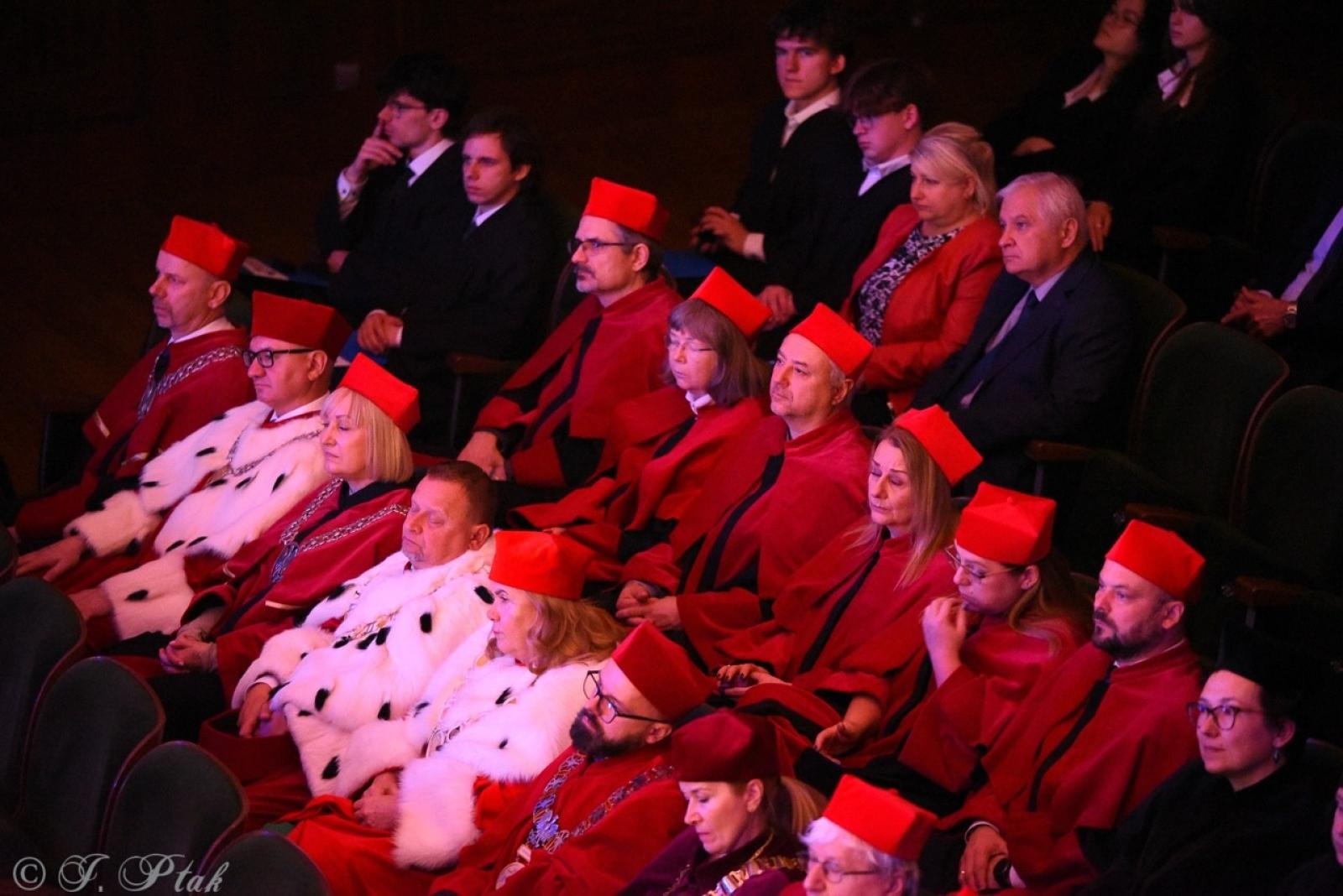 Zdjęcie w galerii na portalu naszraciborz.pl: Raciborska Akademia Nauk Stosowanych zainaugurowała nowy rok akademicki wiadomości z regionu