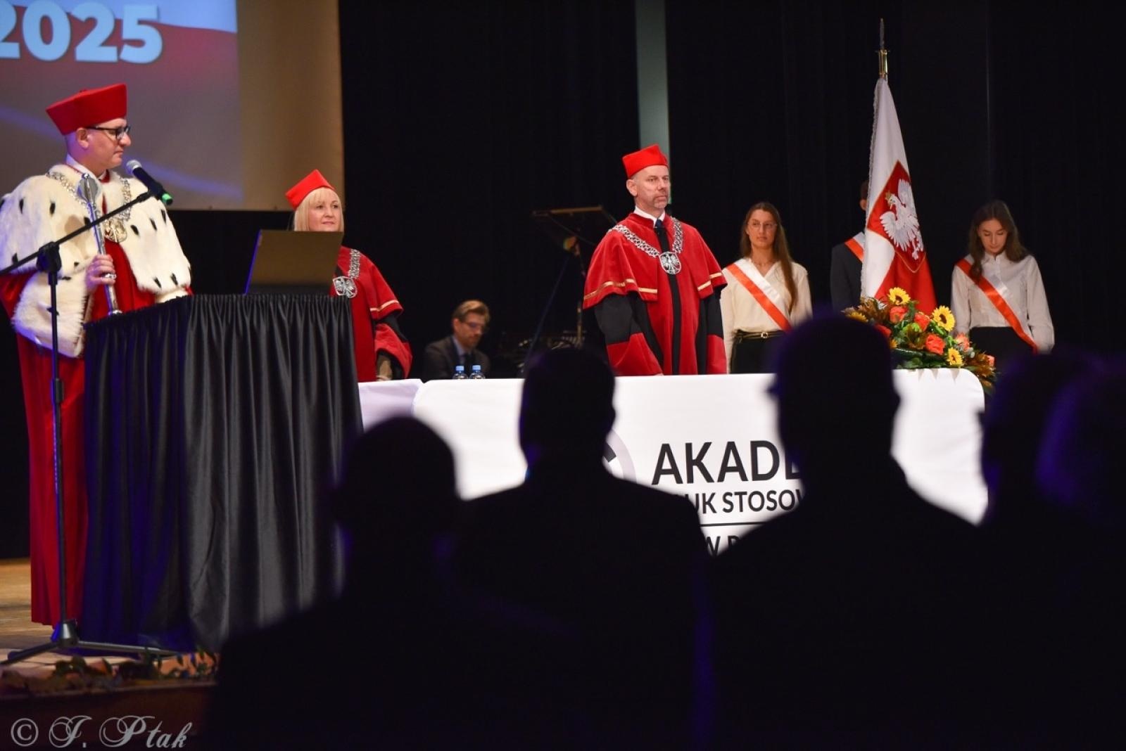 Zdjęcie w galerii na portalu naszraciborz.pl: Raciborska Akademia Nauk Stosowanych zainaugurowała nowy rok akademicki wiadomości z regionu