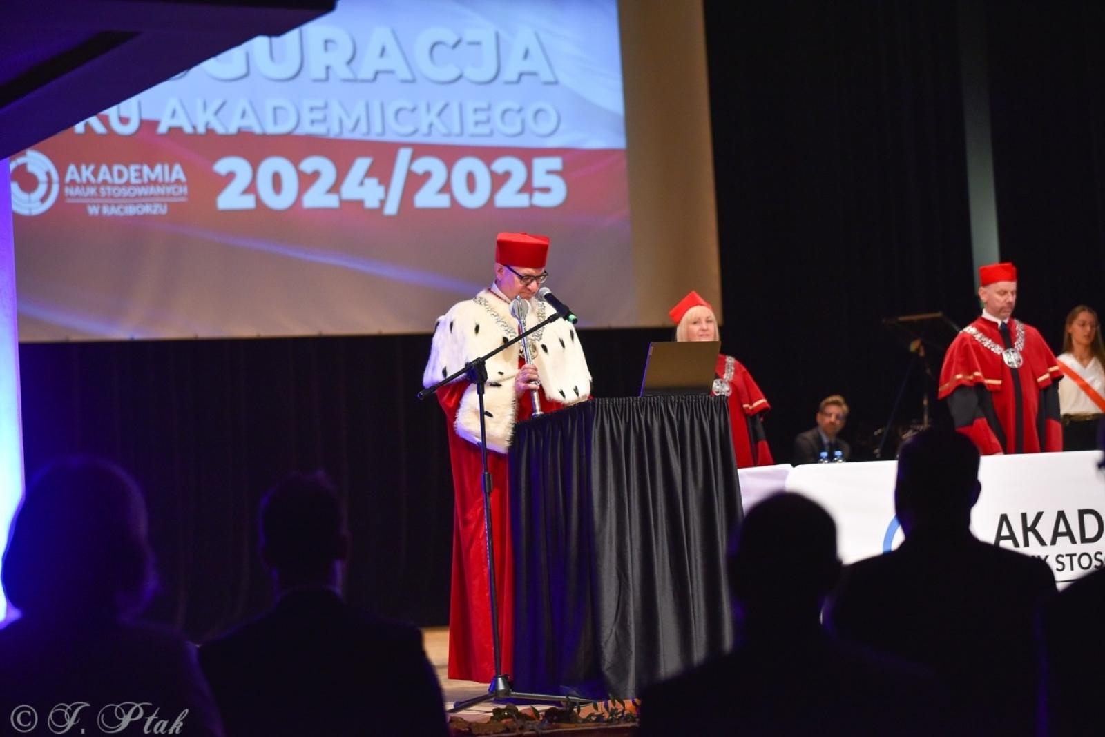 Zdjęcie w galerii na portalu naszraciborz.pl: Raciborska Akademia Nauk Stosowanych zainaugurowała nowy rok akademicki wiadomości z regionu