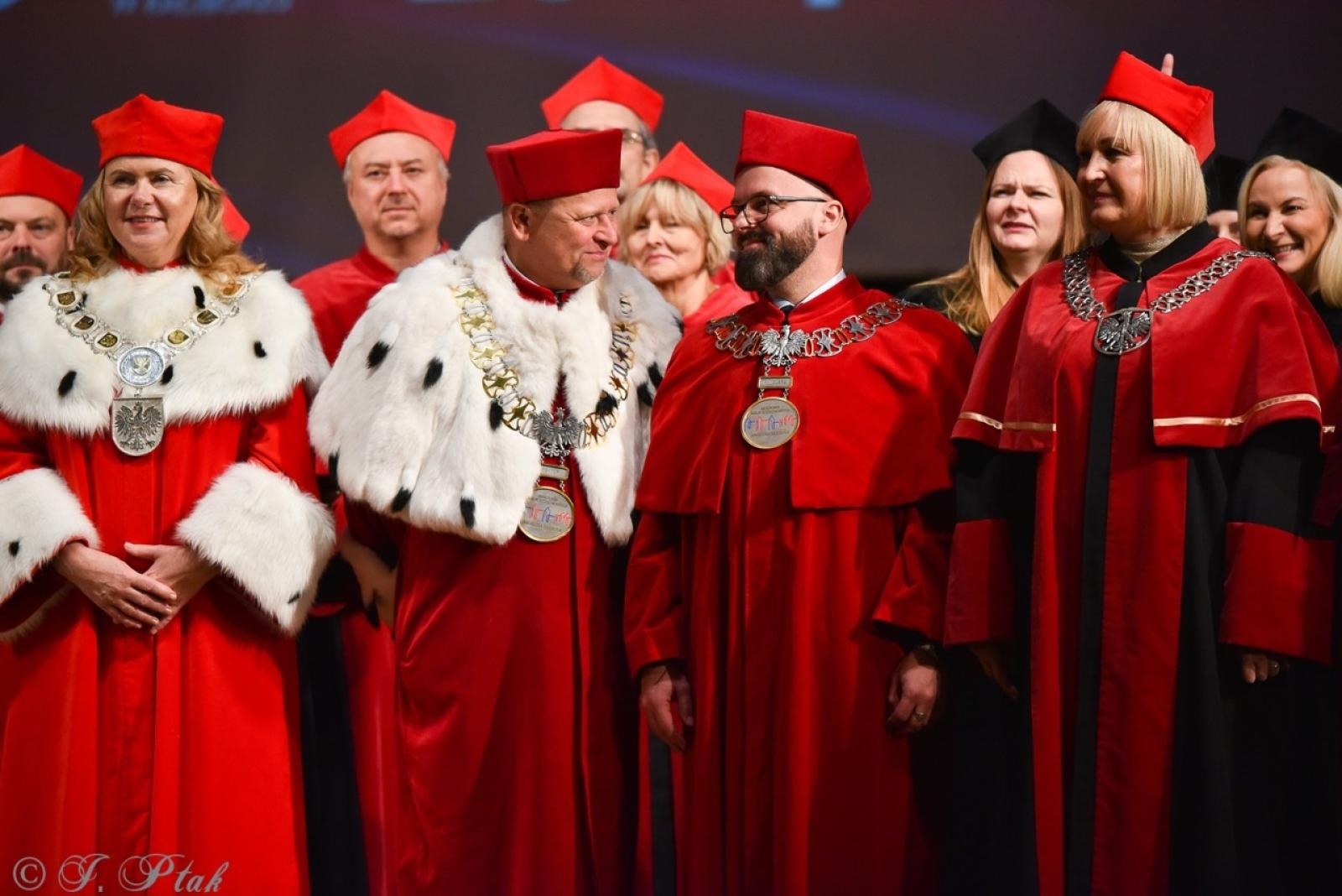 Zdjęcie w galerii na portalu naszraciborz.pl: Raciborska Akademia Nauk Stosowanych zainaugurowała nowy rok akademicki wiadomości z regionu
