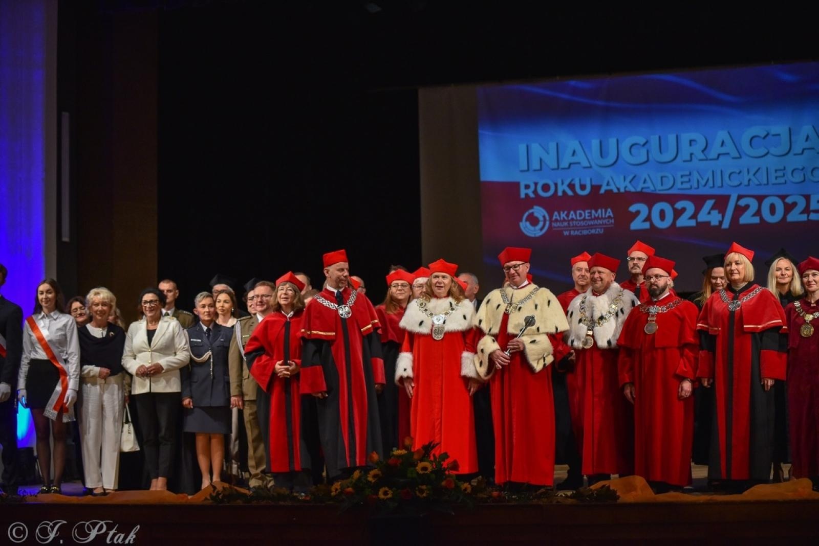 Zdjęcie w galerii na portalu naszraciborz.pl: Raciborska Akademia Nauk Stosowanych zainaugurowała nowy rok akademicki wiadomości z regionu