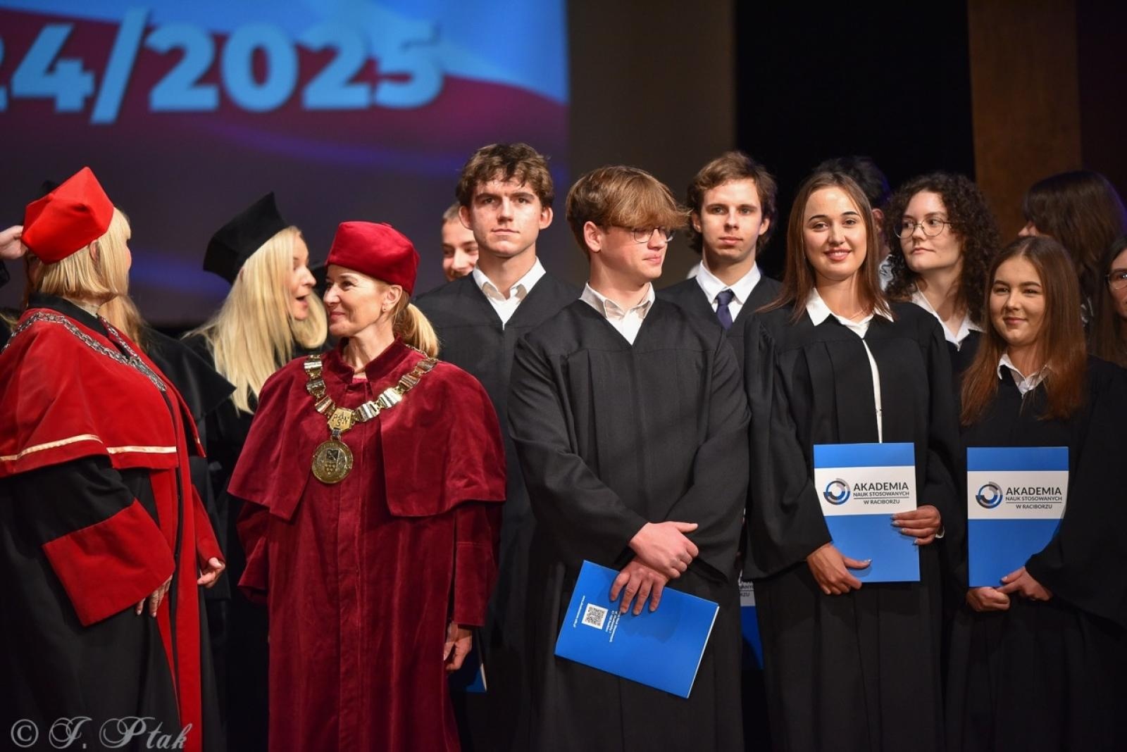 Zdjęcie w galerii na portalu naszraciborz.pl: Raciborska Akademia Nauk Stosowanych zainaugurowała nowy rok akademicki wiadomości z regionu