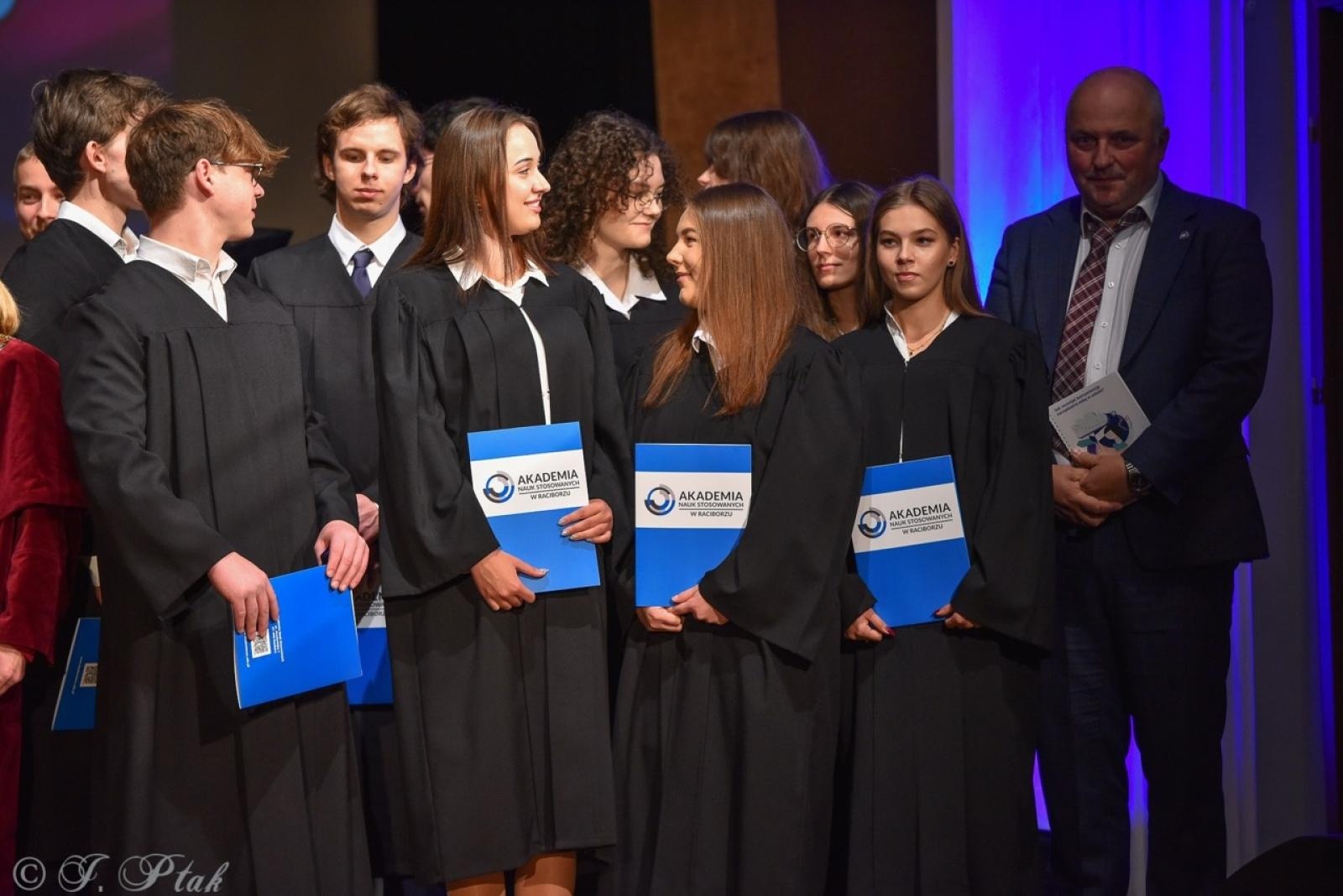 Zdjęcie w galerii na portalu naszraciborz.pl: Raciborska Akademia Nauk Stosowanych zainaugurowała nowy rok akademicki wiadomości z regionu