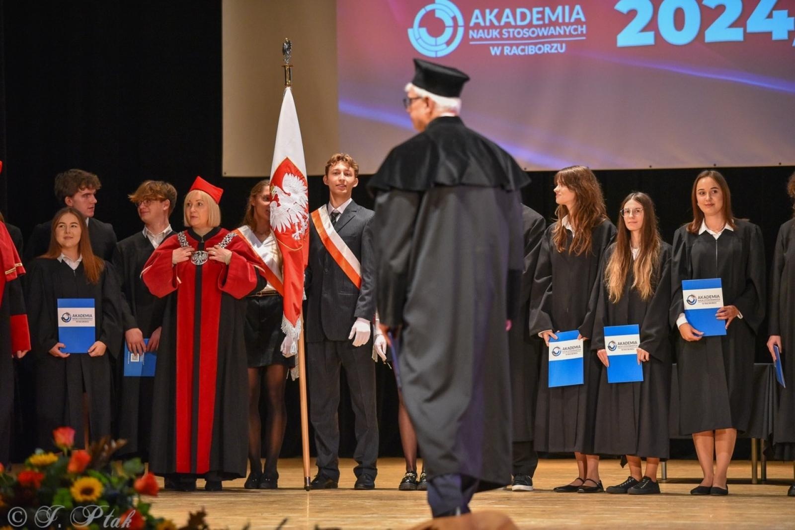 Zdjęcie w galerii na portalu naszraciborz.pl: Raciborska Akademia Nauk Stosowanych zainaugurowała nowy rok akademicki wiadomości z regionu