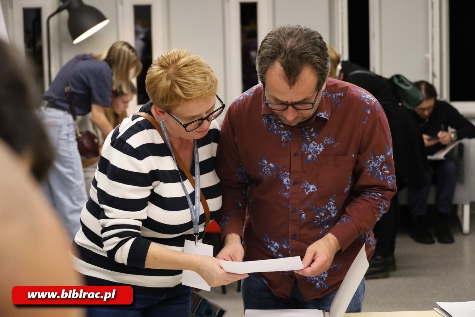 Zdjęcie w galerii na portalu naszraciborz.pl: Tajemniczy Żniwiarz i śledztwo w bibliotece! Noc kryminalnych zagadek w Raciborzu wiadomości z regionu