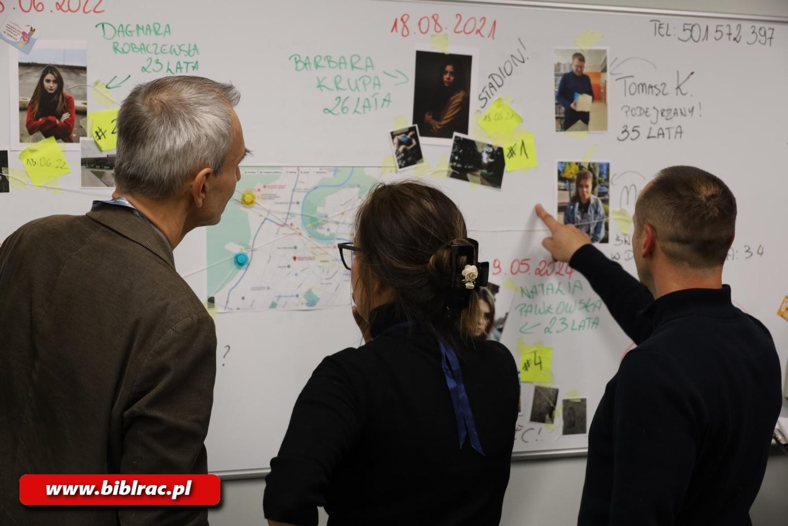 Zdjęcie w galerii na portalu naszraciborz.pl: Tajemniczy Żniwiarz i śledztwo w bibliotece! Noc kryminalnych zagadek w Raciborzu wiadomości z regionu