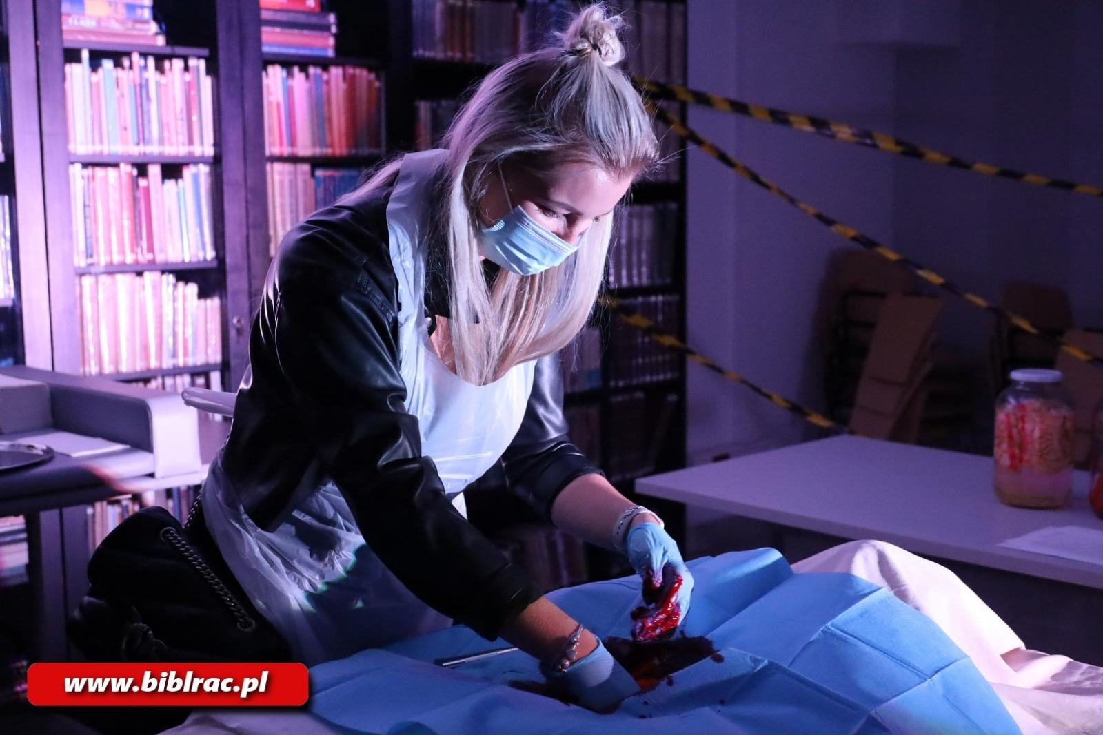 Zdjęcie w galerii na portalu naszraciborz.pl: Tajemniczy Żniwiarz i śledztwo w bibliotece! Noc kryminalnych zagadek w Raciborzu wiadomości z regionu