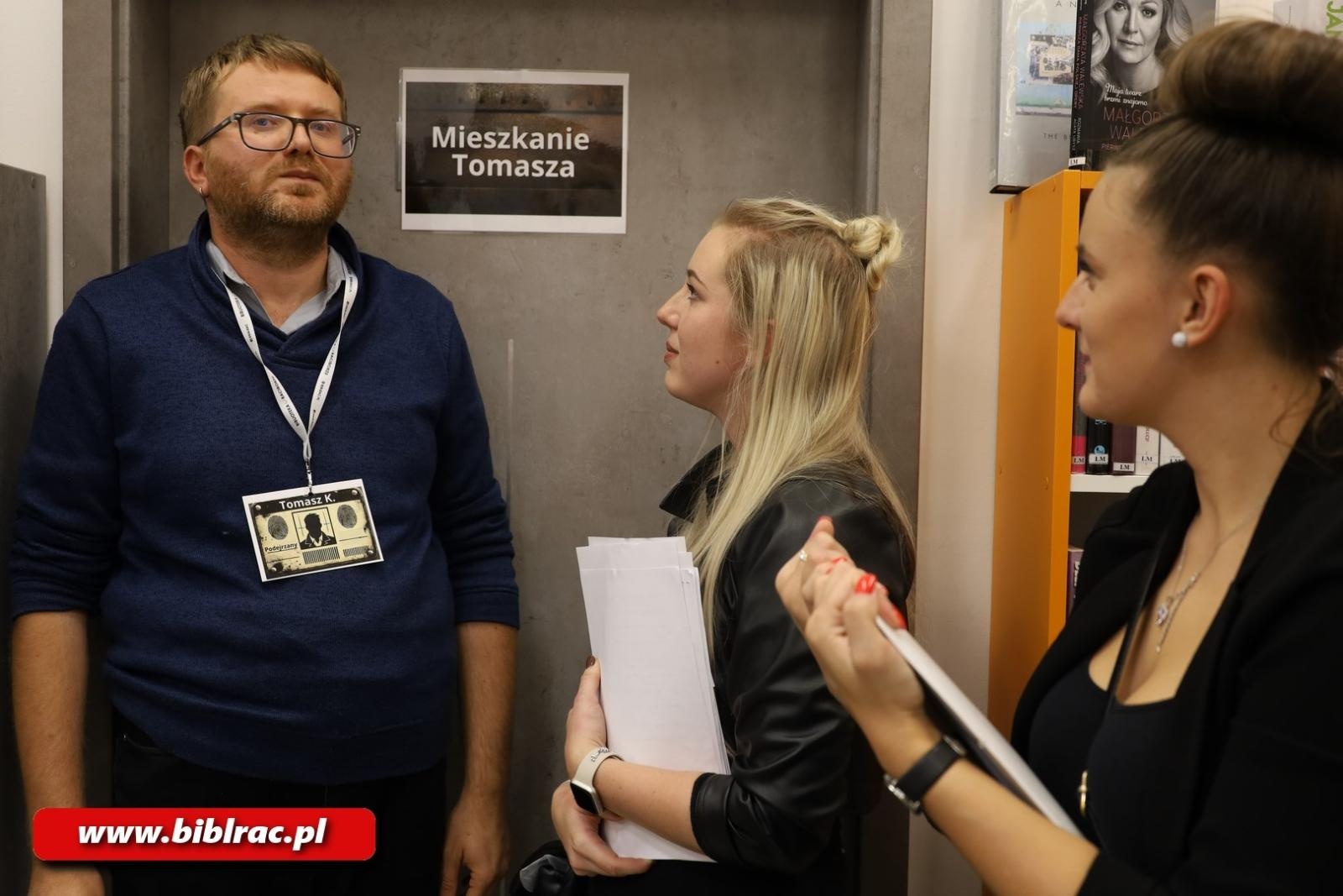 Zdjęcie w galerii na portalu naszraciborz.pl: Tajemniczy Żniwiarz i śledztwo w bibliotece! Noc kryminalnych zagadek w Raciborzu wiadomości z regionu