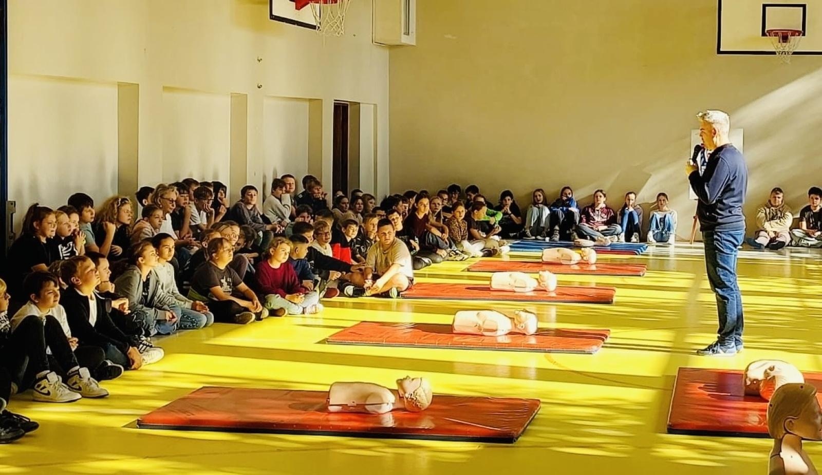 Zdjęcie w galerii na portalu naszraciborz.pl: #UczymyRatować w SP1 wiadomości z regionu