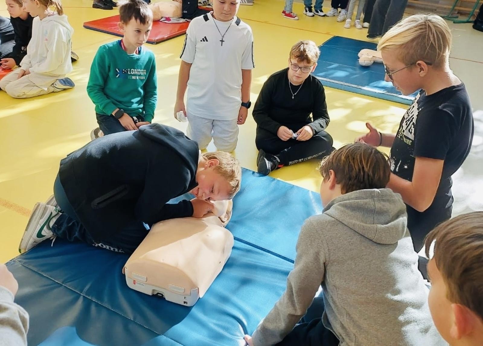 Zdjęcie w galerii na portalu naszraciborz.pl: #UczymyRatować w SP1 wiadomości z regionu