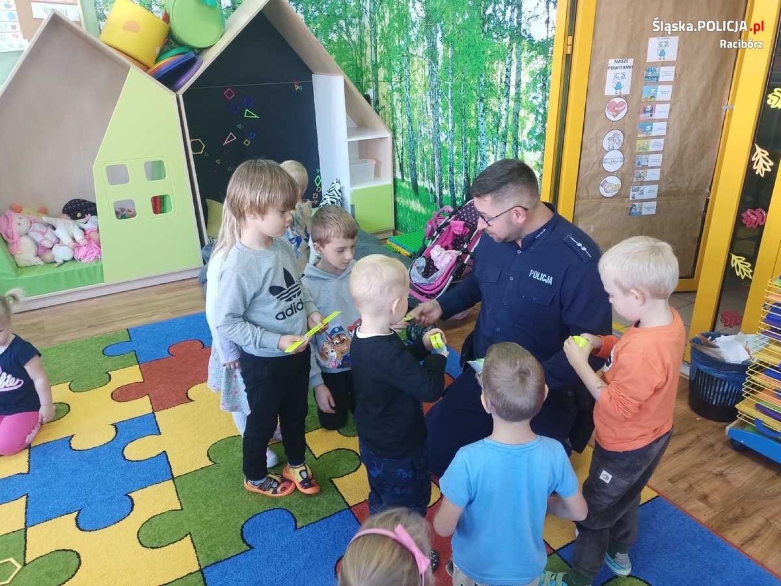 Zdjęcie w galerii na portalu naszraciborz.pl: Bezpieczna droga do szkoły i przedszkola wiadomości z regionu
