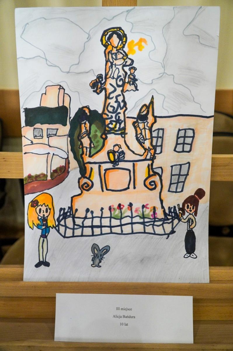 Zdjęcie w galerii na portalu naszraciborz.pl: Nagrodzono laureatów konkursu plastycznego Moje wakacyjne wspomnienia z Raciborza wiadomości z regionu