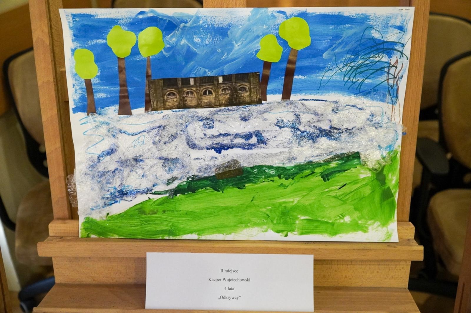 Zdjęcie w galerii na portalu naszraciborz.pl: Nagrodzono laureatów konkursu plastycznego Moje wakacyjne wspomnienia z Raciborza wiadomości z regionu