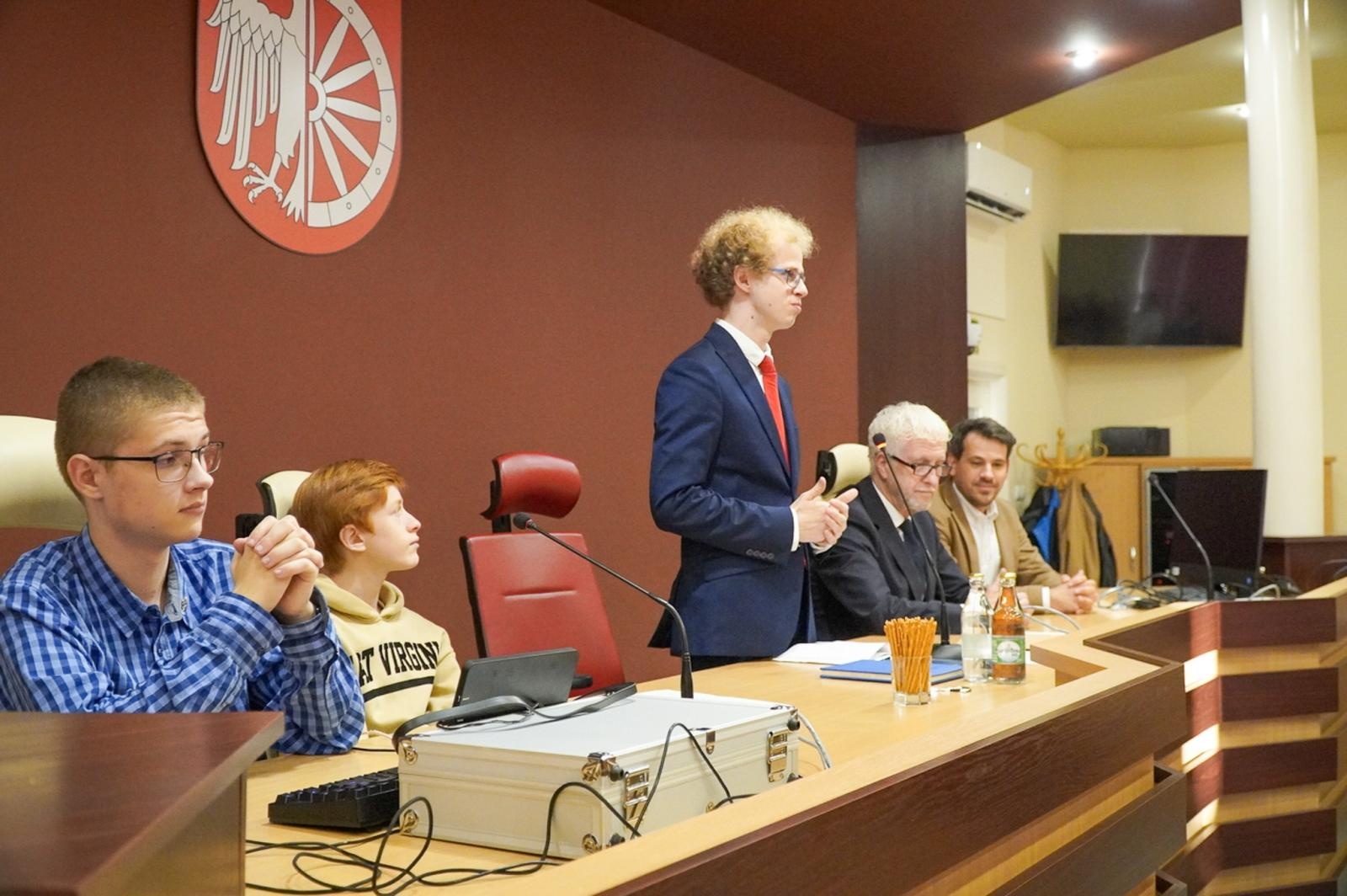 Zdjęcie w galerii na portalu naszraciborz.pl: Nagrodzono laureatów konkursu plastycznego Moje wakacyjne wspomnienia z Raciborza wiadomości z regionu