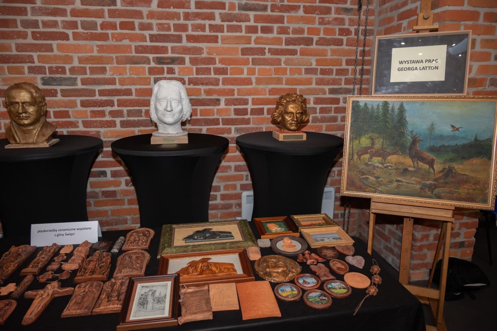 Zdjęcie w galerii na portalu naszraciborz.pl: Inauguracja Roku Kulturalnego Gminy Krzyżanowice. Nagroda dla twórcy pomnika Eichendorffa wiadomości z regionu