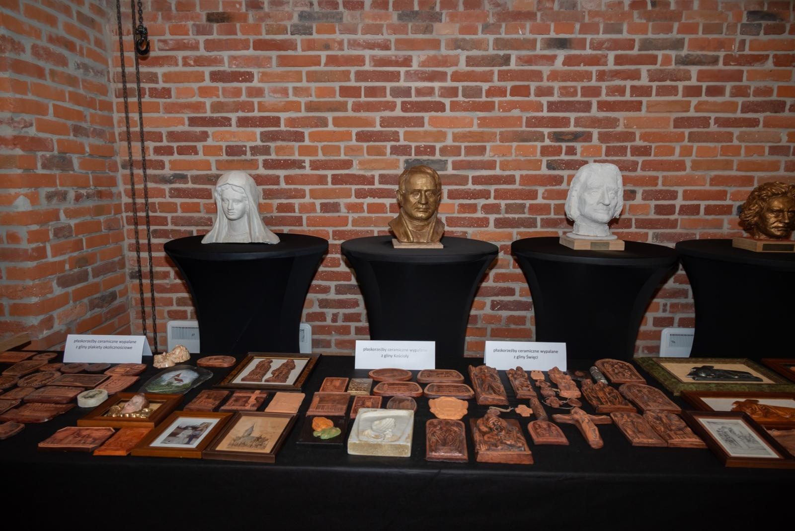 Zdjęcie w galerii na portalu naszraciborz.pl: Inauguracja Roku Kulturalnego Gminy Krzyżanowice. Nagroda dla twórcy pomnika Eichendorffa wiadomości z regionu