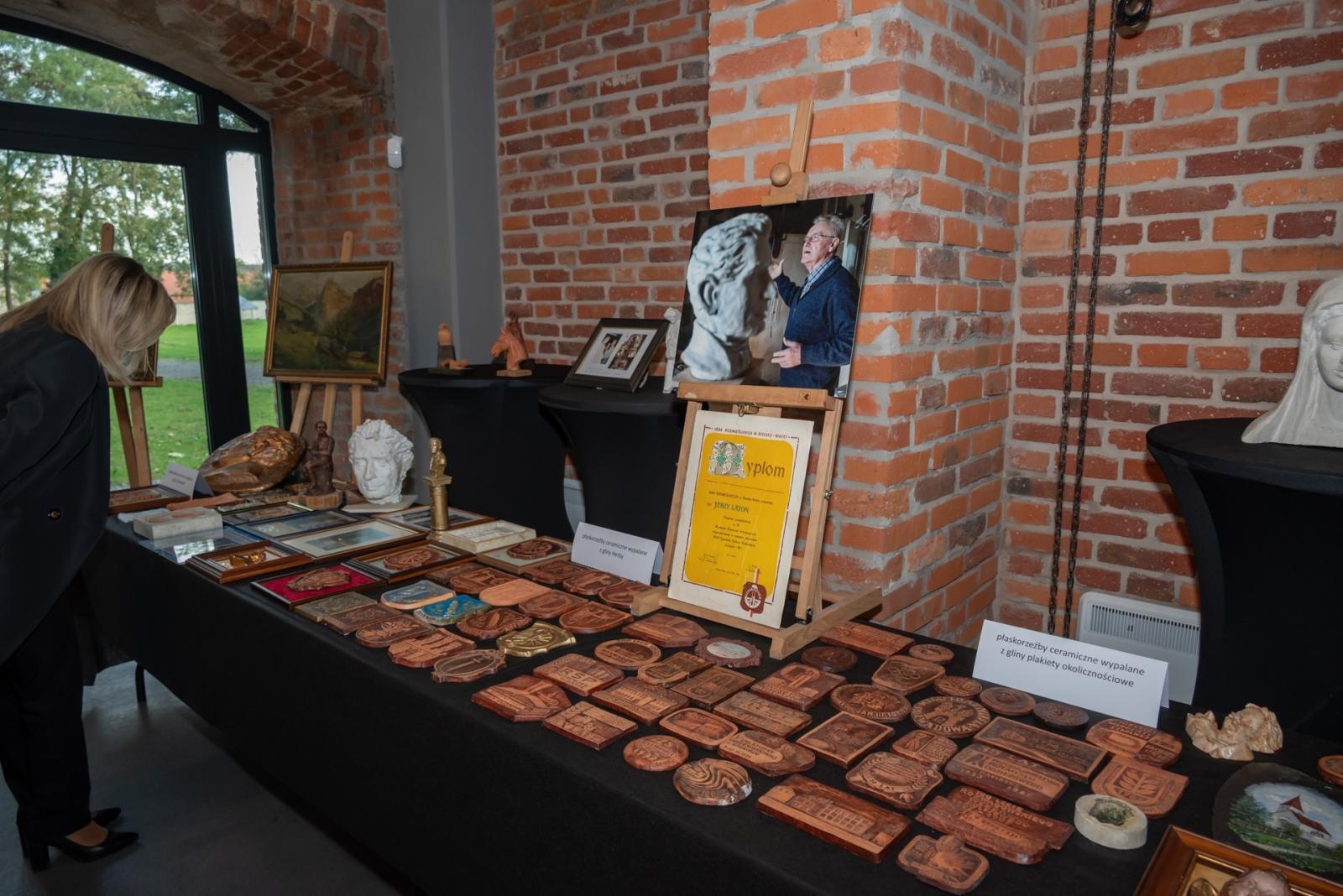 Zdjęcie w galerii na portalu naszraciborz.pl: Inauguracja Roku Kulturalnego Gminy Krzyżanowice. Nagroda dla twórcy pomnika Eichendorffa wiadomości z regionu