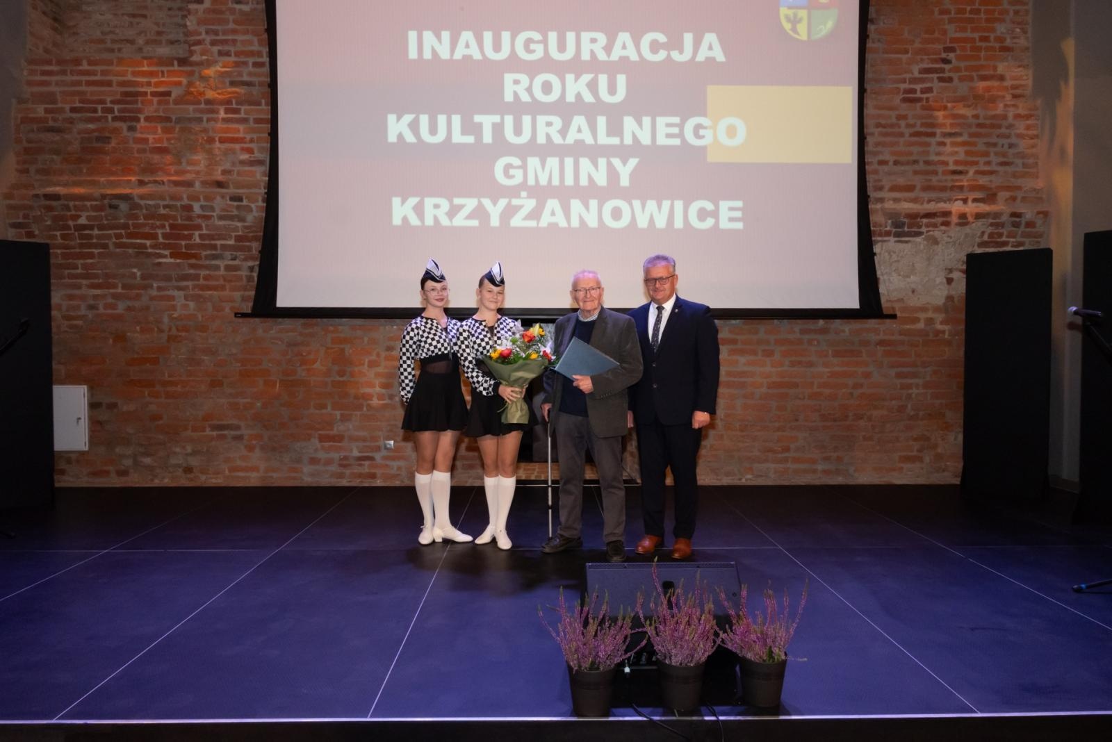 Zdjęcie w galerii na portalu naszraciborz.pl: Inauguracja Roku Kulturalnego Gminy Krzyżanowice. Nagroda dla twórcy pomnika Eichendorffa wiadomości z regionu