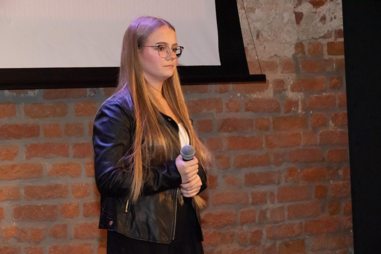 Zdjęcie w galerii na portalu naszraciborz.pl: Inauguracja Roku Kulturalnego Gminy Krzyżanowice. Nagroda dla twórcy pomnika Eichendorffa wiadomości z regionu